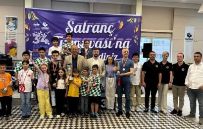 Bandırma’da 7. Geleneksel Satranç Turnuvası Sona Erdi
