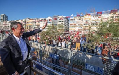 CHP’li Büyükşehir Belediye Başkanları İzmir’de Millet İradesine Sahip Çıkma Mitingi’nde Bir Araya Geldi