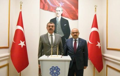 Milli Eğitim Bakanı Tekin, Balıkesir Valisi Ustaoğlu ile Görüşme Gerçekleştirdi