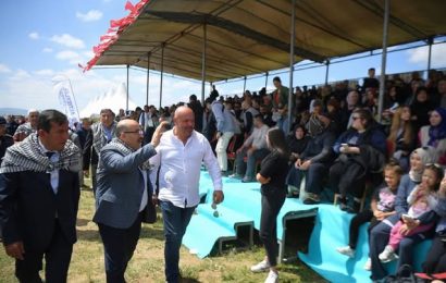 Balıkesir’de Dörtnal At Yarışları Coşkusu: Vali Ustaoğlu’nun Katılımıyla Festivale Damga Vurdu