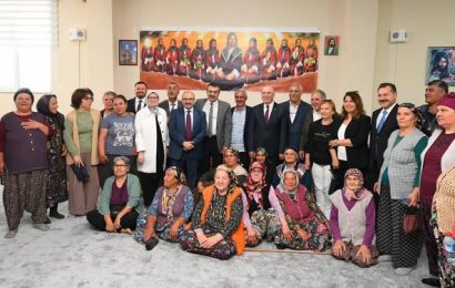 Milli Eğitim Bakanı Tekin, Balıkesir’de Sivil Toplum Kuruluşlarıyla İstişarede Bulundu