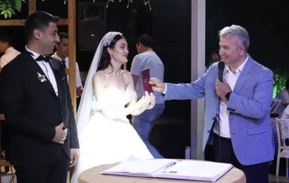 Karesi Belediyesi Eski Başkan Yardımcısı Yarımdağ’ın Çocukları Evlendi