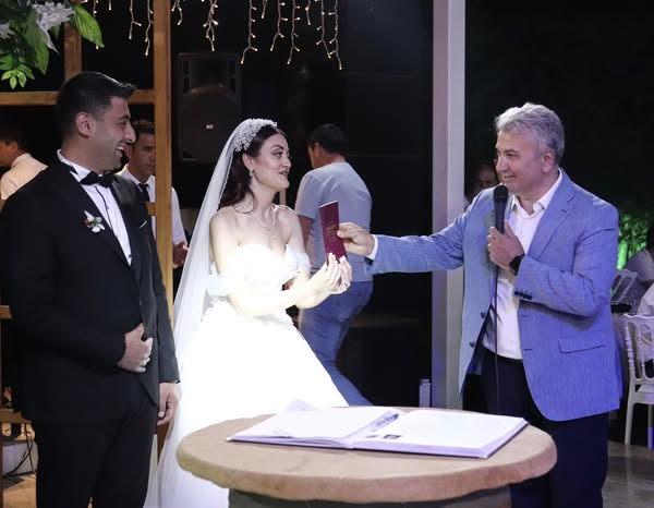 Karesi Belediyesi Eski Başkan Yardımcısı Yarımdağ’ın Çocukları Evlendi