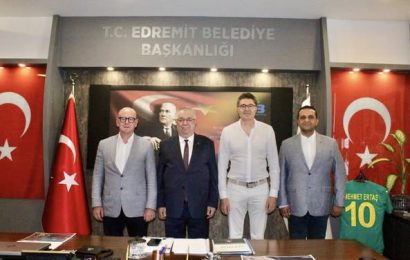 Edremit’te Bayram Coşkusu: Başkan Ertaş’ın Misafirperverliğiyle Bayramlaşma Programı Gerçekleştirildi
