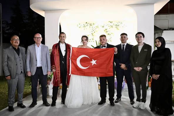 Balıkesir’de İş İnsanı İsmail Acar’ın Oğlu Mert Alper Evlendi