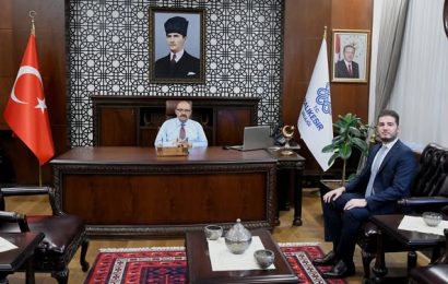 Balıkesir Valisi Ustaoğlu’na Yoğun Ziyaretçi Akını