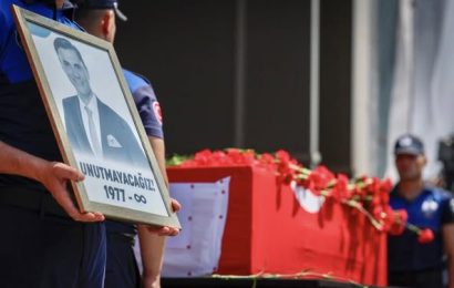 Manisa’nın Sevilen Başkanı Ferdi Başkan Son Yolculuğuna Uğurlandı