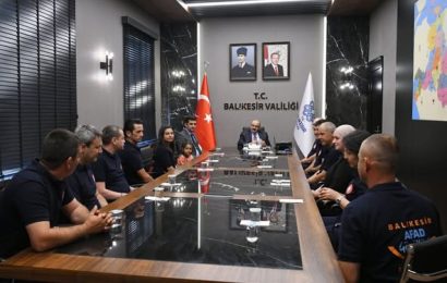 Balıkesir Valisi Ustaoğlu’na Manyas AFAD Gönüllülerinden Ziyaret