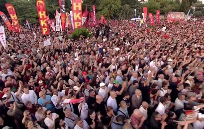 CHP Balıkesir İl Başkanlığı Saraçhane’de Millet İradesine Sahip Çıkıyor Mitingi Düzenledi