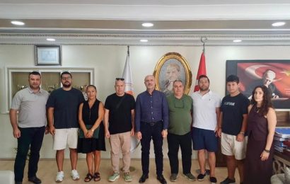Marmara Adalar’da Köy Güzelleştirme Derneği Başkanı Belediye Başkanını Ziyaret Etti