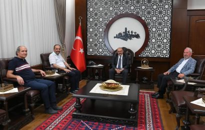 Balıkesir Valisi Ustaoğlu’na Milletvekili ve Eski İl Başkanı Ziyareti