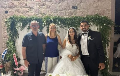 CHP Balıkesir İl Başkanı Köybaşı, Gömeç İlçe Sekreterinin Düğününe Katıldı