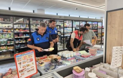 Gönen’de Marketlere Zabıta Denetimi Yapıldı