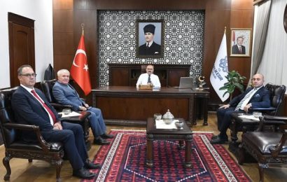 Balıkesir Valisi Ustaoğlu’na Dernek Ziyaretleri