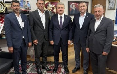 AK Parti Balıkesir İl Başkan Yardımcısı ve Balıkesir Süt Birliği Heyeti Mustafa Canbey’i Ziyaret Etti