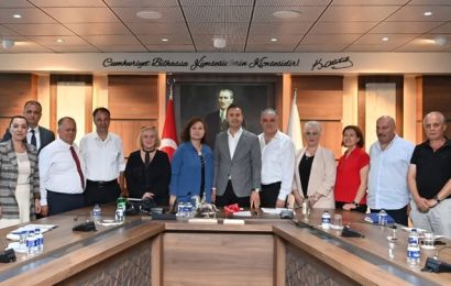 Balıkesir Büyükşehir Belediyesi Emeklilerle İstişare ve Yeni İşletme Açılışı Gerçekleştirdi