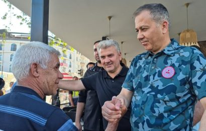 İçişleri Bakanı Yerlikaya, Sındırgı’da Depremzedelerle Buluştu