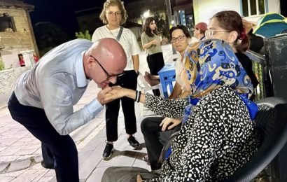 Sındırgı’da Depremzede Ailelere Ziyaret