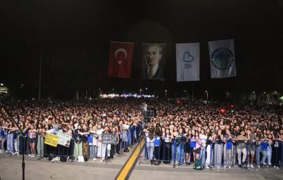 Gönen’de Kurtuluş Bayramı Coşkusu Başlıyor: Sıla ve Cengiz Kurtoğlu Sahne Alacak