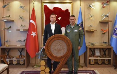 Balıkesir’de Başkan Akın, Yeni Atanan Komutanları Ziyaret Etti