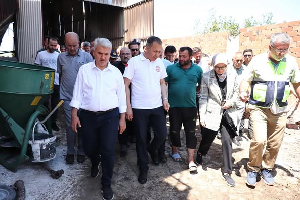 İçişleri Bakanı Yerlikaya, Yangın Mağduru Halil Temel’i Ziyaret Etti