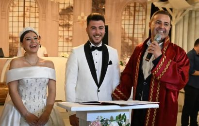 Balıkesir’de Nikah Mutluluğu: Başkan Akın’dan Çiftlere Tebrik