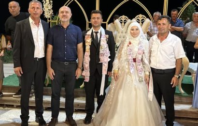 Marmara Adalar Belediye Başkanı Dinçer, Saraylar’da Düzenlenen Düğün Törenine Katıldı