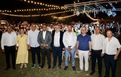 Edremit’te Berberler ve Kuaförler Odası Tarafından Düzenlenen Fuar ve Gala Gecesi Büyük İlgi Gördü