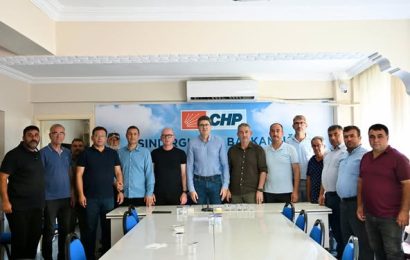 Sındırgı’da Depremzede Hemşehrilerle Dayanışma: Sındırgı Belediyesi ve Partililer Sahada