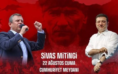 Sivas’ta Cumhuriyet Meydanı’nda Coşkulu Destek