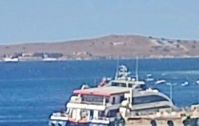 Avşa’ya Giden Deniz Otobüsü Kayalıklara Çarptı: Yolcular Güvenli Tahliye Edildi