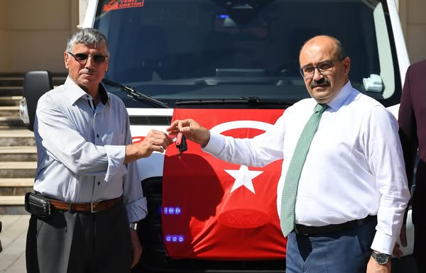 Balıkesir’e Yeni Ambulans Bağışı: Sağlık Hizmetleri Güçleniyor