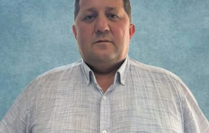 Kumköy’de Yeni Muhtar Göreve Başladı: Mehmet Özmen Mazbatasını Aldı