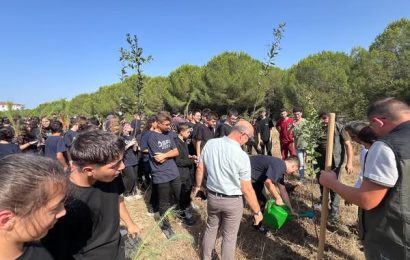 Gönen’de Öğrencilerden Doğa İçin Fidan Dikim Etkinliği