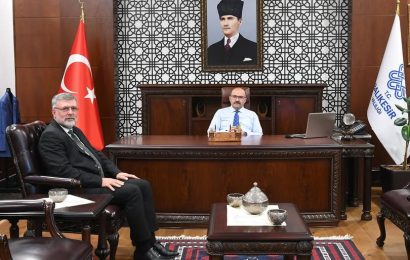 Kepsut Belediye Başkanı İsmail Cankul, Vali İsmail Ustaoğlu’nu Ziyaret Etti