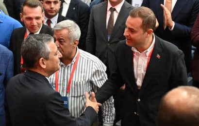 CHP’nin 22. Olağanüstü Kurultayı’nda Özgür Özel Yeniden Genel Başkan Seçildi