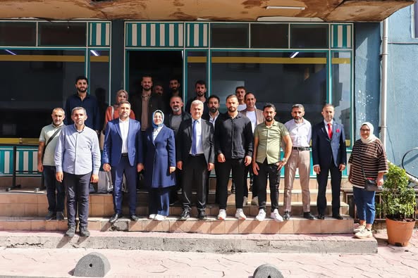 Beyoğlu’da Genç Esnaf ile AK Parti Buluşması