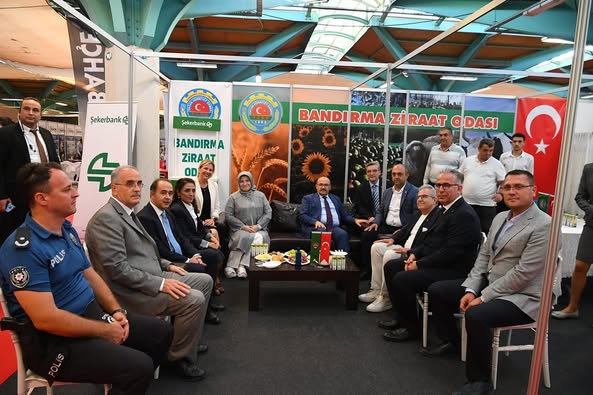 Balıkesir Valisi Ustaoğlu, Bandırma Tarım Fuarı’nı Ziyaret Etti