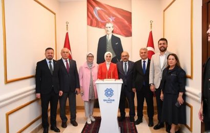 Aile ve Sosyal Hizmetler Bakanı Göktaş, Balıkesir Valisi ile Bir Araya Geldi