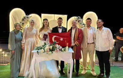 Marmara Adalar Belediyesi Başkanı Aydın Dinçer, Bir Çifte Nikah Kıyadı