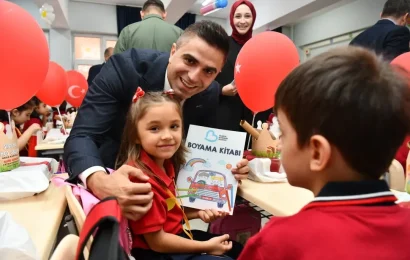 Balıkesir’de Ders Zili Çaldı: Yeni Eğitim Öğretim Yılı Coşkuyla Başladı