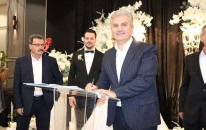 Mustafa Canbey, Özışık ve Özkan Ailelerinin Nikahına Şahitlik Etti