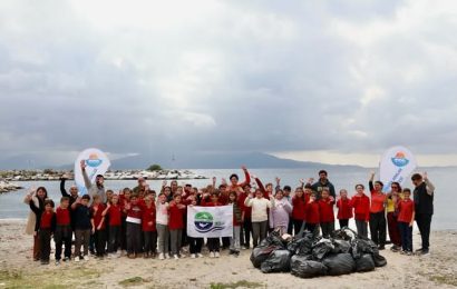 Marmara Adalar’da Öğrencilerle Sahil Temizliği ve Farkındalık Etkinliği Marmara Adalar’da Öğrencilerle Sahil Temizliği ve Farkındalık Etkinliği