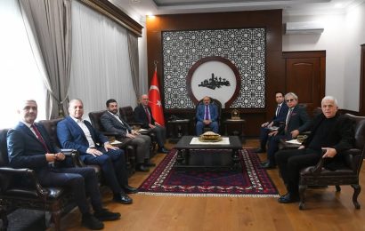 AGÜB Yönetimi Balıkesir Valisi İsmail Ustaoğlu’nu Ziyaret Etti