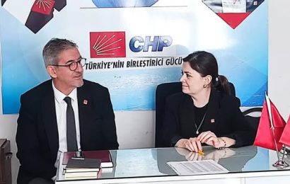 CHP Balıkesir’de Yeni İlçe Başkanı Zeynep Burcu Koç Göreve Başladı CHP Balıkesir’de Yeni İlçe Başkanı Zeynep Burcu Koç Göreve Başladı