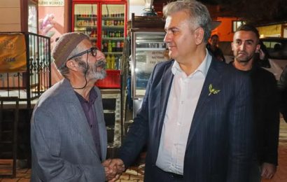 Mustafa Canbey’den Edremit’te Esnaf ve Vatandaş Ziyaretleri