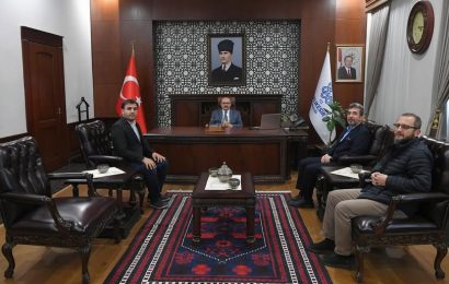 Balıkesir’de İnsan ve Medeniyet Hareketi’nden Vali İsmail Ustaoğlu’na Ziyaret