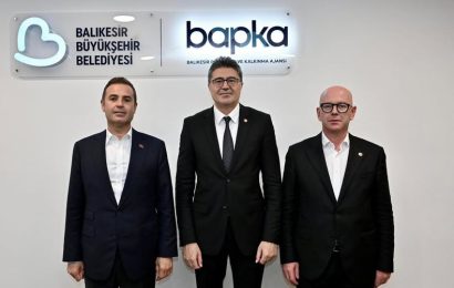 AK Partili Heyet Balıkesir Büyükşehir Belediye Başkanı Ahmet Akın’ı Ziyaret Etti