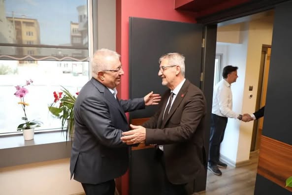 CHP Balıkesir İl Başkanlığı, Edremit Belediye Başkanı’nı Ziyaret Etti