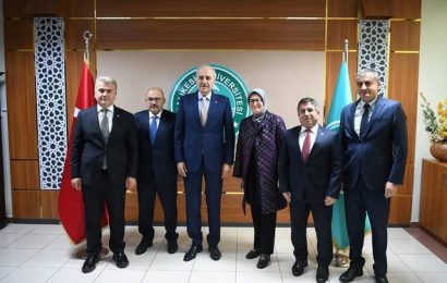 TBMM Başkanı Kurtulmuş, Balıkesir Üniversitesi’ni Ziyaret Etti